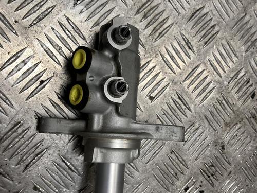 Used Brake master cylinder Brake master cylinder PEUGEOT 3008 II SUV (MC_, MR_, MJ_, M4_) 1.2 THP/ PureTech 130 (MRHNSM, MRHNSU, MRHNSJ, MRHNYW,... (131 hp) 36166955 36166955