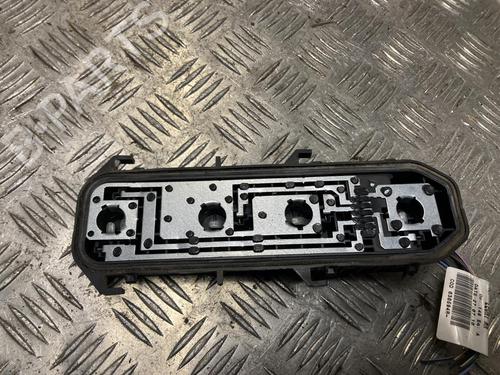 Skiltlys RENAULT CLIO II (BB_, CB_) 1.2 (BB0A, BB0F, BB10, BB1K, BB28, BB2D, BB2H, CB0A,... (58 hp) 32113842