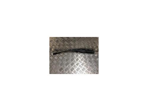 Used Front windshield wiper arm AUDI A1 (8X1, 8XK) 1.6 TDI (115 hp) 27520974