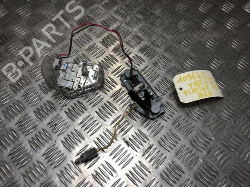 Used Licence plate light TOYOTA YARIS (_P9_) 1.4 D-4D (NLP90_, NLP90R) (90 hp) 31201775