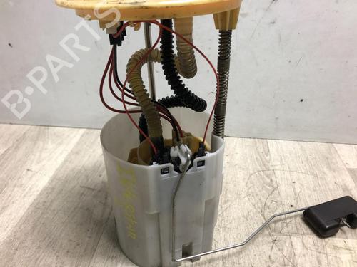 Used Fuel pump NISSAN INTERSTAR Van (X62B) dCi 135 (136 hp) 31195707