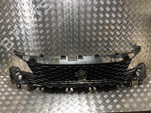 Used Grille PEUGEOT 5008 II (MC_, MJ_, MR_, M4_) 1.5 BlueHDi 130 (MCYHZJ, MCYHZR, MCYHZX) (131 hp) 31203348