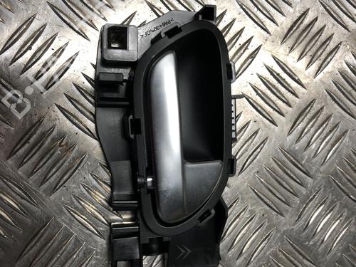 Højre bagtil invendig håndtag PEUGEOT 2008 I (CU_) 1.6 BlueHDi 100 (100 hp) 31198540