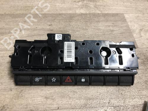 Used Warning switch RENAULT CLIO V (B7_) 1.0 TCe 90 (B7MT) (91 hp) 23873146