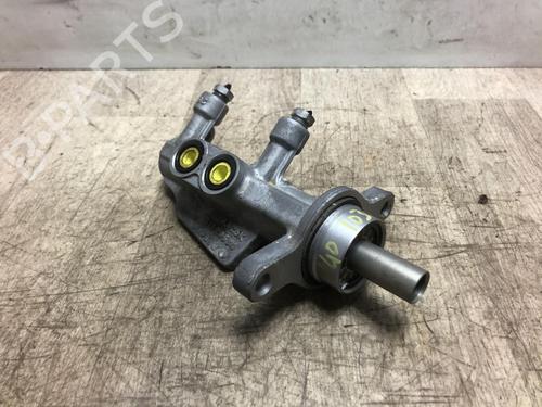 Hovedbremsesylinder VOLVO V40 Hatchback (525) T2 GTDi (120 hp) 31245436