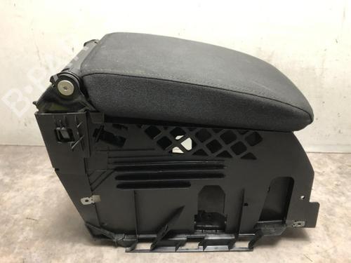 Used Armrest / Center console VW GOLF VI (5K1) 1.4 TSI (122 hp) 23035244