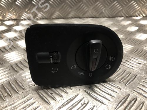 Used Headlight switch Headlight switch SEAT IBIZA IV (6J5, 6P1) 1.6 TDI (90 hp) 33305511 33305511