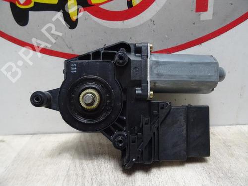 Rudehejsemotor bagstkærm venstre VW PASSAT B5.5 (3B3) 2.5 TDI 4motion (180 hp) 29264763