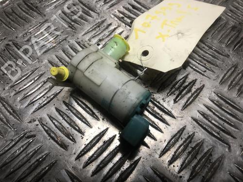 Used Washer pump NISSAN X-TRAIL I (T30) 2.2 Di 4x4 (114 hp) 31198073