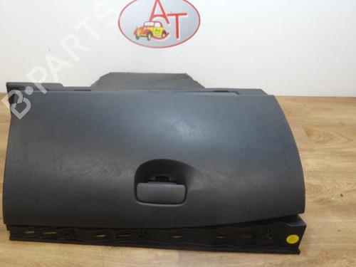 Used Glove box RENAULT MEGANE III Hatchback (BZ0/1_, B3_) 1.5 dCi (106 hp) 13226438