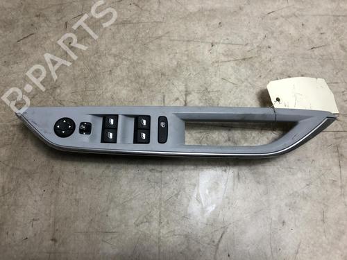 Used Left front window switch PEUGEOT 3008 II SUV (MC_, MR_, MJ_, M4_) 1.2 THP/ PureTech 130 (MRHNSM, MRHNSU, MRHNSJ, MRHNYW,... (131 hp) 20622669