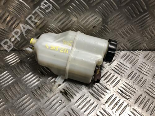 Used Brake fluid reservoir Brake fluid reservoir 37462776 37462776