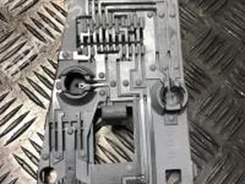Używane Lampa oświetlenia tablicy rejestracyjnej PEUGEOT 306 Hatchback (7A, 7C, N3, N5) 1.9 D (69 hp) 30749367