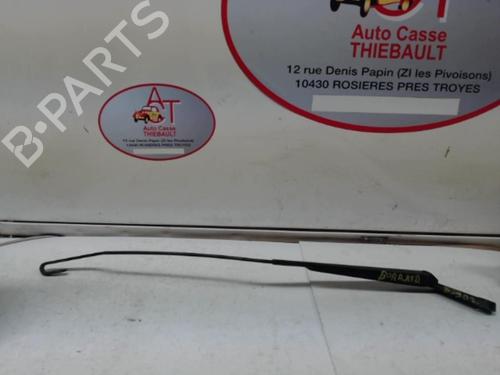 Used Front windshield wiper arm VW BORA I (1J2) 1.6 (101 hp) 25298466