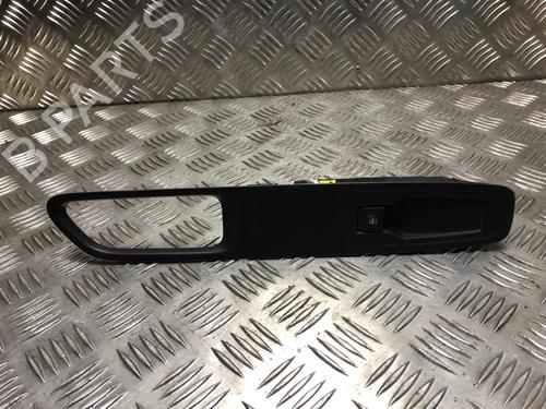 Used Right front window switch RENAULT CAPTUR I (J5_, H5_) 1.5 dCi 90 (J5N4, J5M5, J5MW, J5M6, J5AL, J5AJ) (90 hp) 25306899