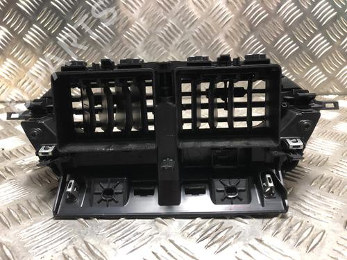 Climate control PEUGEOT 208 II (UB_, UP_, UW_, UJ_) 1.2 PureTech 100 | BP24629401I5 