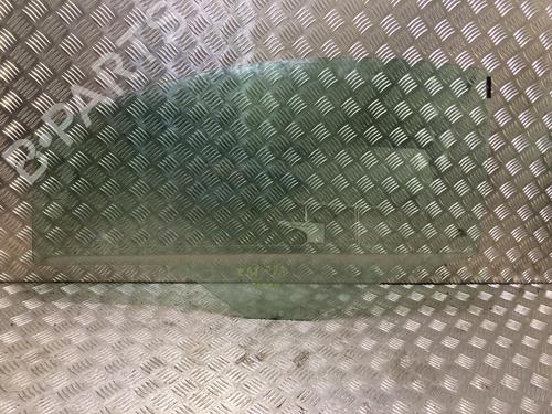 Vitre porte avant gauche FORD KA (RU8) 1.2 (69 hp) 33206274