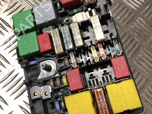 Used Fuse box PEUGEOT 2008 I (CU_) 1.2 VTi (82 hp) 31651396