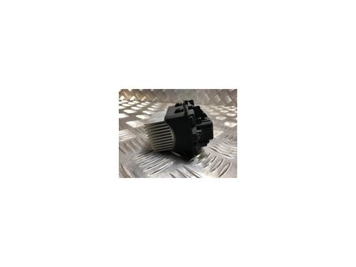 Varmeblæsermodstand RENAULT CLIO IV (BH_) 1.5 dCi 75 (75 hp) 24491657