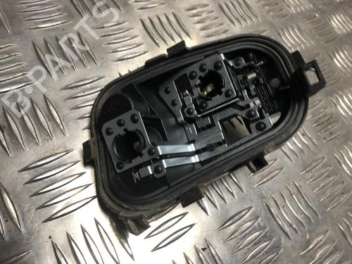 Luce targa SEAT ARONA (KJ7, KJP) 1.0 TSI (116 hp) 31244913