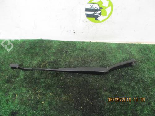 Used Front windshield wiper arm VW PASSAT B6 (3C2) 2.0 TDI 16V (140 hp) 23067954