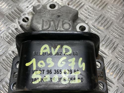 Used Engine mount PEUGEOT 5008 (0U_, 0E_) 1.6 HDi (110 hp) 25306172