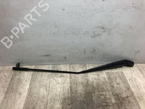 Used Front windshield wiper arm VW POLO IV (9N_, 9A_) 1.2 12V (64 hp) 20623592