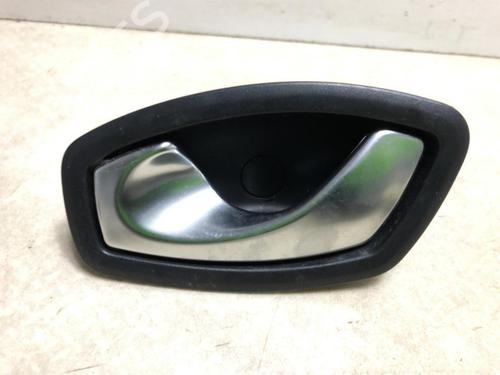 Venstre fortil invendig håndtag RENAULT LAGUNA Coupe (DT0/1) 2.0 dCi (DT01, DT08, DT09, DT0K, DT12, DT1C, DT1D, DT1M,... (150 hp) 20616479