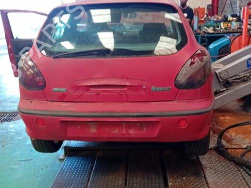 Brugte FIAT BRAVO I (182_) 1.9 JTD 105 (105 hp) 4351564