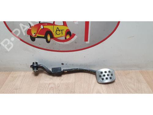 Used Break pedal RENAULT CAPTUR I (J5_, H5_) 0.9 TCe 90 (90 hp) 13261945