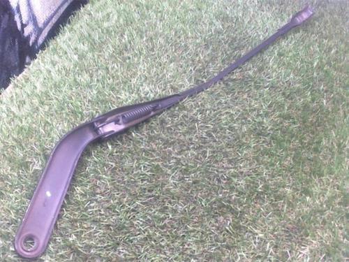 Used Front windshield wiper arm BMW 1 (E87) 118 d (122 hp) 28287416