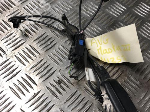 Used Seat buckle RENAULT MASTER III Van (FV) 2.3 dCi 135 FWD (FV0N, FV08, FV06, FV00, FV1S) (136 hp) 31342622