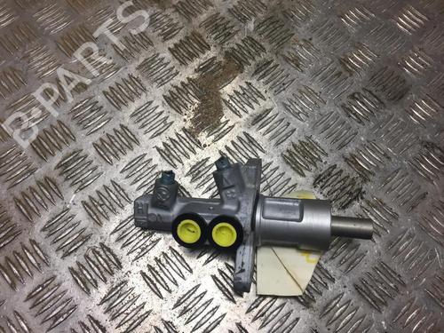 Used Brake master cylinder BMW X1 (E84) xDrive 20 d (163 hp) 31186643