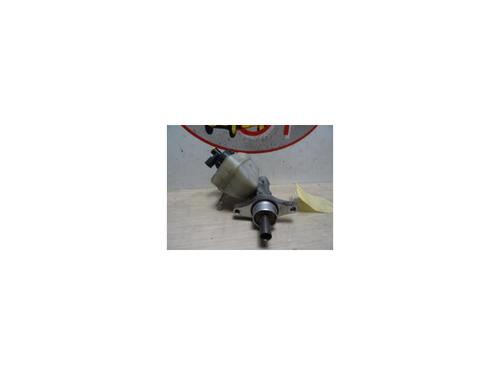 Used Brake master cylinder DACIA SANDERO 1.4 (BS0C, BS0A, BS0G, BS1F, BS0E) (75 hp) 13277088