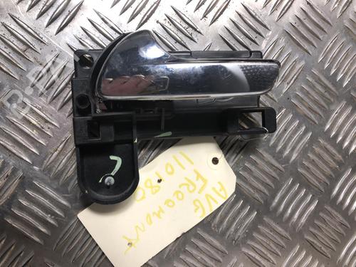 Used Front left interior door handle FIAT FREEMONT (345_) 2.0 JTD 4x4 (170 hp) 31196320