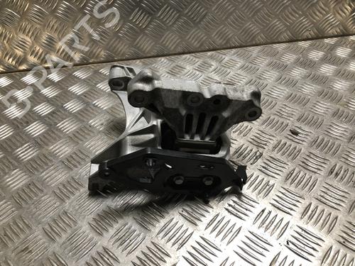 Used Engine mount PEUGEOT 5008 II (MC_, MJ_, MR_, M4_) 1.6 PureTech 180 (M45GFR) (181 hp) 31199128