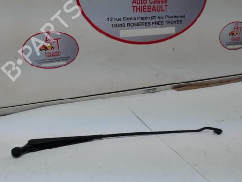 Used Front windshield wiper arm Front windshield wiper arm 13262248 13262248