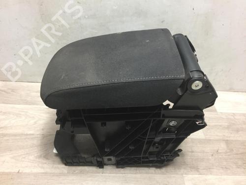 Used Armrest / Center console VW GOLF VII (5G1, BQ1, BE1, BE2) 1.6 TDI (105 hp) 23128169