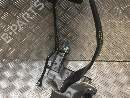 Pédale HONDA CR-V I (RD) 2.0 16V 4WD (RD1, RD3) (147 hp) 24737320