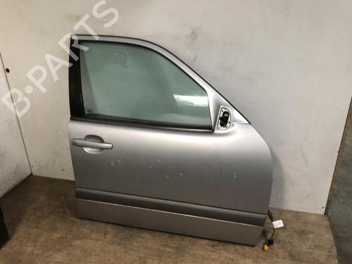 Used Right front door MERCEDES-BENZ E-CLASS (W210) E 200 CDI (210.007) (102 hp) 20621636