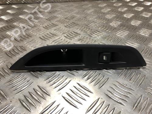 Used Right rear window switch PEUGEOT 208 II (UB_, UP_, UW_, UJ_) 1.2 PureTech 100 (101 hp) 31245550