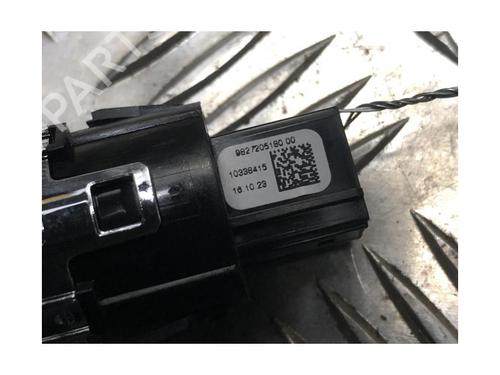Switch PEUGEOT 3008 II SUV (MC_, MR_, MJ_, M4_) 1.5 BlueHDi 130 | BP25307176I30 