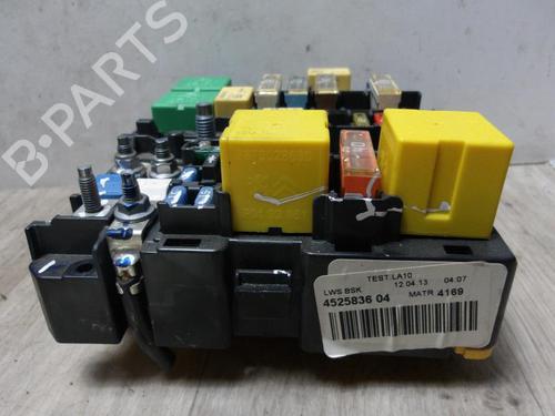 Fuse box PEUGEOT 208 I (CA_, CC_) 1.4 HDi | BP13267614E1