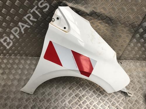 Guarda-lamas direito Guarda-lamas direito PEUGEOT 208 I (CA_, CC_) 1.6 HDi / BlueHDi 75 (75 hp) 34536461 34536461
