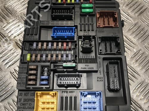 Sikringsdåse PEUGEOT 208 II (UB_, UP_, UW_, UJ_) 1.2 PureTech 75 (75 hp) 31245657