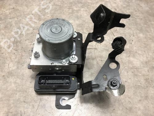 Used ABS pump RENAULT CLIO V (B7_) 1.3 TCe 130 (B7MF) (131 hp) 23134314