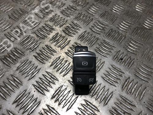 Used Switch RENAULT MEGANE IV Hatchback (B9A/M/N_) 1.5 dCi 110 (B9A3) (110 hp) 31200954