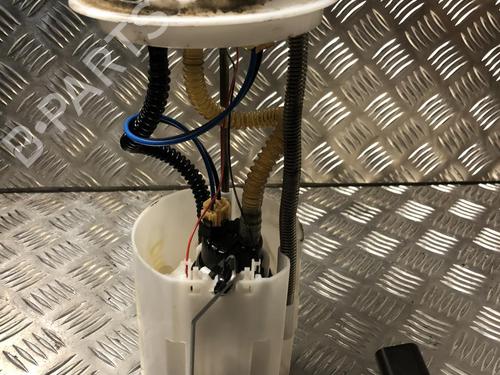 Used Fuel pump FIAT DOBLO Bus (263_) 1.6 D Multijet (263AXH1A, 263AXL11, 263AXH1B) (90 hp) 25338195