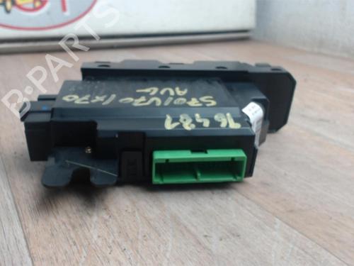 Left front window switch VOLVO V70 II (285) D5 AWD | BP23034106I27 
