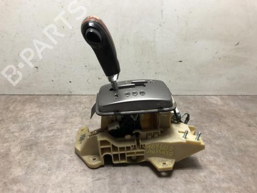 Used Gear lever KIA SORENTO I (JC) 2.5 CRDi 4WD (140 hp) 20623274